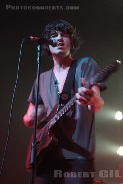 THE KOOKS - 2008-04-15 - PARIS - Elysee Montmartre - 